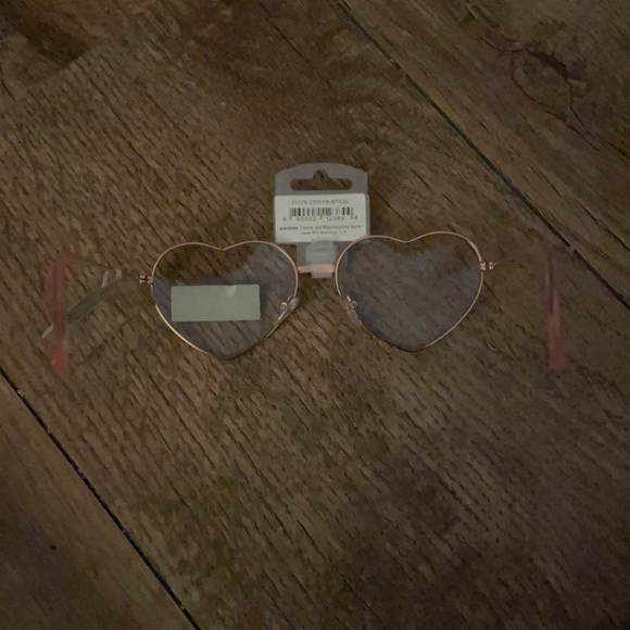 NWT Planet Earth Eyewear Rose Gold/Pink Heart Shaped Sunglasses - Picture 11 of 16